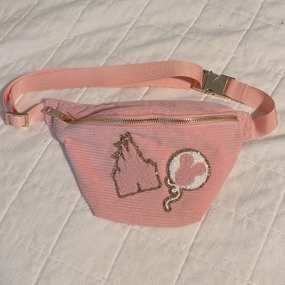 NWT disney parks crossbody / Fanny pack bag.